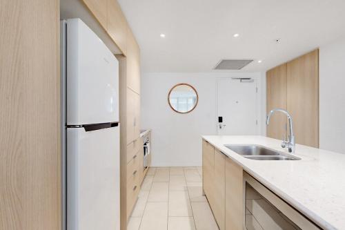Dapur atau dapur kecil di Avani Hotel 1BR Private Apt Casino Beach Dining