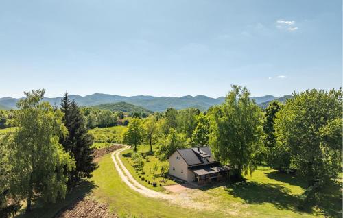 4 Bedroom Beautiful Home In Gospic