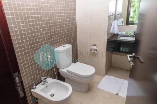 Bilik mandi di Bloomfields 2br Townhouse Marina Square AlReem