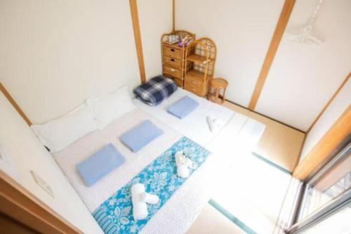 a doll house with a room with a pool at 新宿久久小木屋 整栋出租 in Tokyo