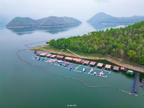 an aerial view of a dock on a lake at เดอะวอเตอร์ปาร์ครีสอร์ท- The Water Park Resort in Ban Laem Mong Khoi