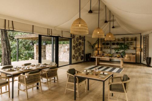 Posezení v ubytování Zambezi Sands by Batoka