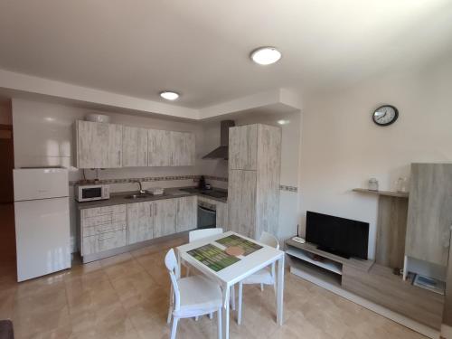 Kuchyňa alebo kuchynka v ubytovaní Apartamento fuerte 1