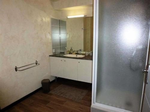 Koupelna v ubytování Résidence Pre De Camille - Appartement spacieux de 6 couchages avec garage, proche du centre Barèges MAE-0873