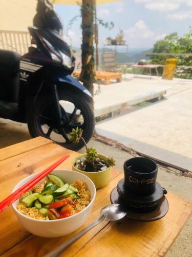 Makanan di atau berdekatan apartmen