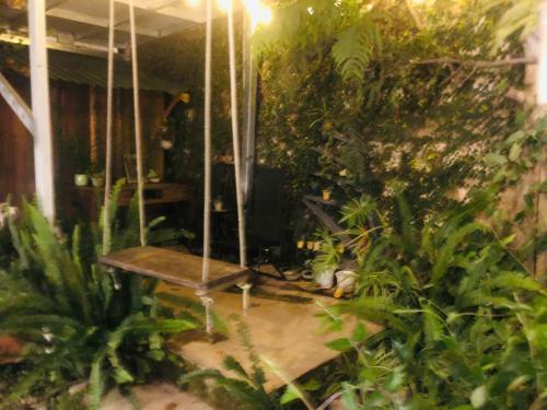 Taman di luar ChillZone Homestay