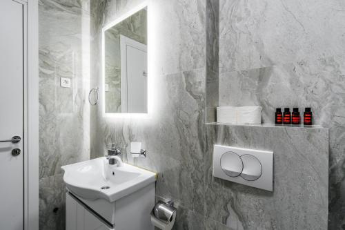 Ein Badezimmer in der Unterkunft AURA TOWER Apartments by Gaby