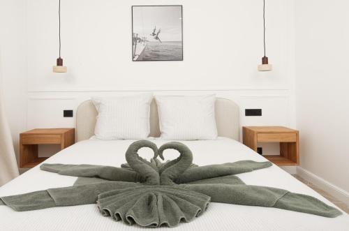 Photo de la galerie de l'établissement SERRES - Somptueux 2 pièces - Frontière Monaco - Vue Mer, à Beausoleil