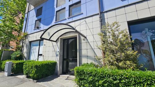 Το κτήριο όπου στεγάζεται  το διαμέρισμα
