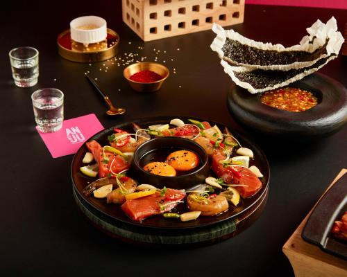 Makanan di atau berdekatan hotel