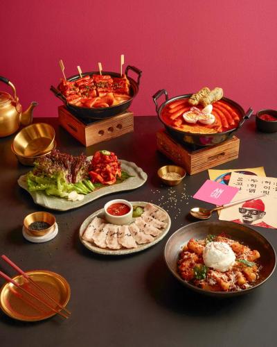 Makanan di atau berdekatan hotel