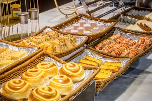 Makanan di atau berdekatan hotel