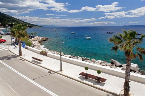 Amazing Waterfront Apartments