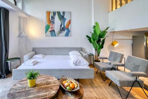 The Four Seasons Vouliagmeni Escape