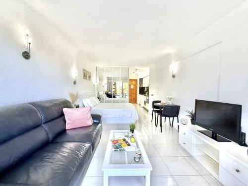 Holiday Studio in Costa Adeje - Heated pool - Balcony