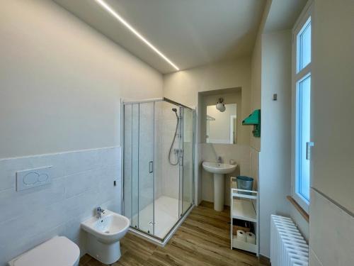 Bilik mandi di Casa Bordesini