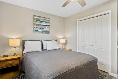 Katil atau katil-katil dalam bilik di Assateague Inn 104-S