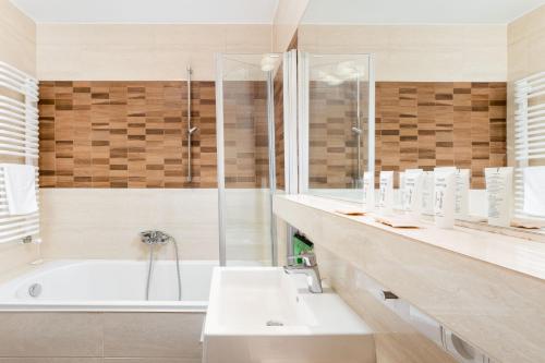 Gallery image of Pink Blush Haven Apartment in Kraków