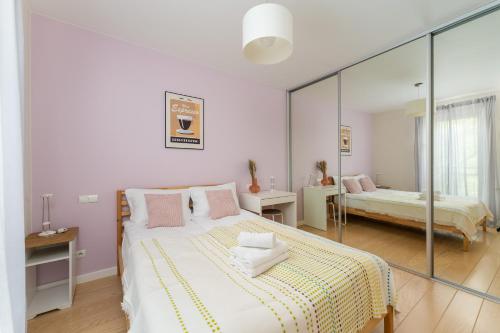 Gallery image of Pink Blush Haven Apartment in Kraków