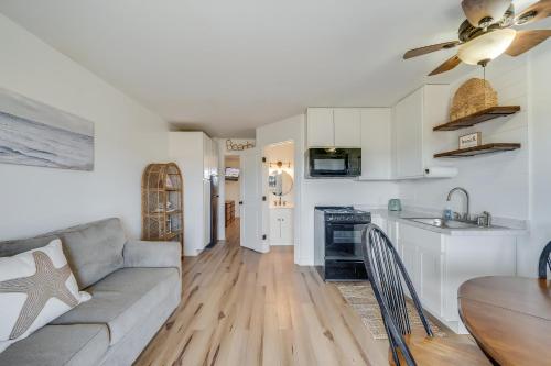 Køkken eller tekøkken på Assateague Inn 102-S