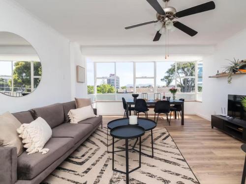 Χώρος καθιστικού στο Atticus Self Catering Accommodation