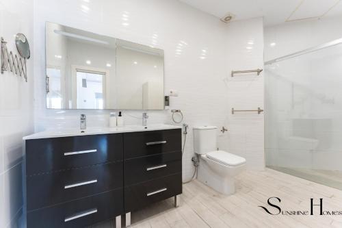 Top Location, 50m from the Beach and Resaurants
