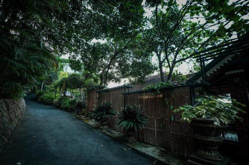 Un jardín fuera de Mount Xanadu Resorts