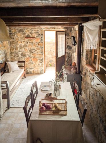 Χώρος καθιστικού στο Monastiraki Village