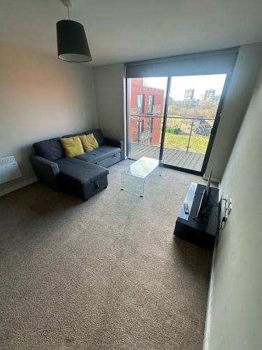 Un lugar para sentarse en Beehosting Adelphi Wharf Apartments