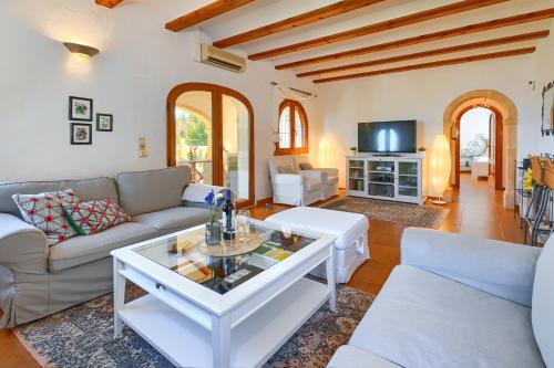 Villa Lau by Aguilarent