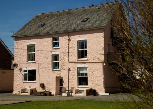 Gallery image of Maenllwyd Guest House in Machynlleth