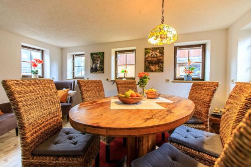 Coin salon dans l'établissement Ferienhaus in Großschönau mit Großer Terrasse