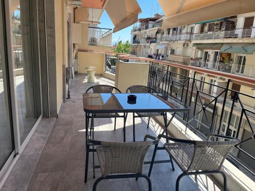 Modern Family Nest SKG