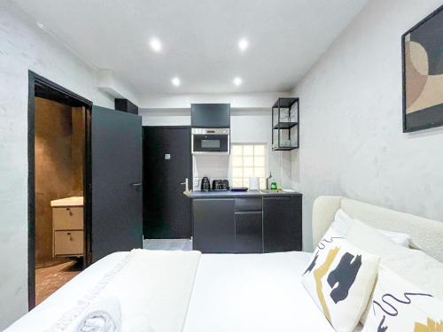 Urban Flat 11 - Studio Wagam Pereire