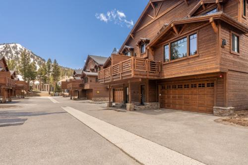 Gallery image of Mountainside 14 in Mammoth Lakes
