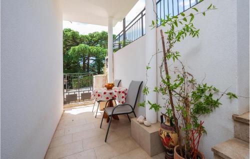 2 Bedroom Lovely Apartment In Rabac