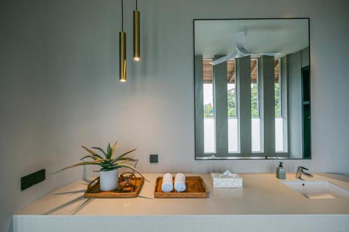 Ванная комната в Villa Vista - Ultra-Luxury Private Pool Villa WOW Holiday Homes