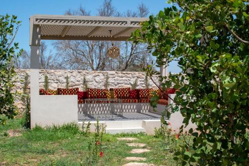 Un jardín fuera de Villa KAWACH
