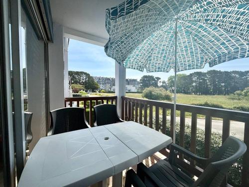 Balkón alebo terasa v ubytovaní T3 à Carnac: 2 Chambres, Balcon Sud, Proche Plage et Commerces - FR-1-377-78
