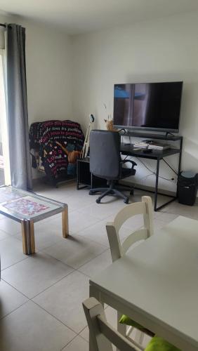 Televisyen dan/atau pusat hiburan di provence