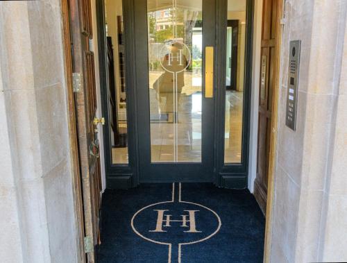 Holm House - Stylish Coastal Suites - HEDD Spa - Silures Bar & Restaurant photo 47