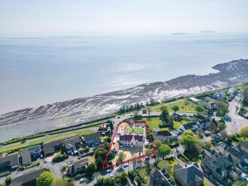 Holm House - Stylish Coastal Suites - HEDD Spa - Silures Bar & Restaurant photo 42