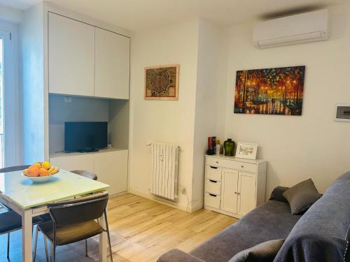 Three room apartment 2 beds, 3rd bed available