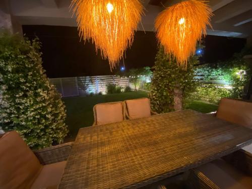 Φωτογραφία από το άλμπουμ του Villa ELi - Luxury Nature Getaway - Strategically located for Beach Exploration - Onsite Power for Electric Vehicle στη Φούρκα