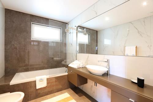 Et badeværelse på T1-Fortuna - Sea in plain sight