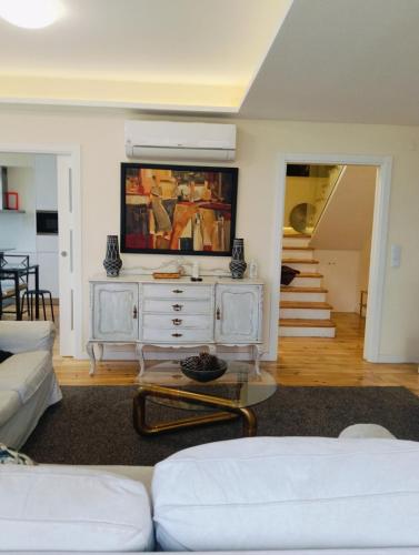 Duplex Lisbon for 8