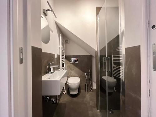 Koupelna v ubytování Zeste Apartment in centro città con suite privata