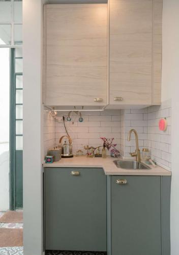 Charming 1BR with Terrace Praça das flores | By Airnest