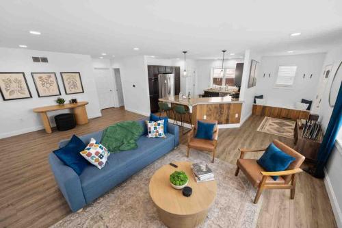 Posezení v ubytování 3bd2 Modern Home 5m Dt Elkhart 30m To Nd Bbq