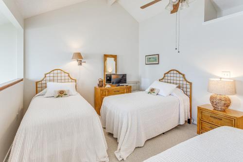 Katil atau katil-katil dalam bilik di 3 Mi to Beach Access Little River Retreat!